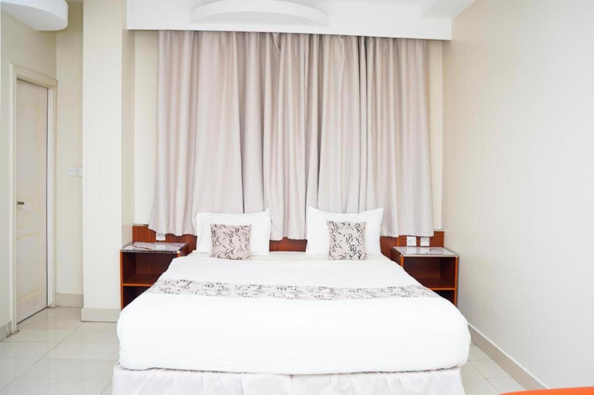 Al Bayrahaa Hotel Apartments Seeb Ngoại thất bức ảnh